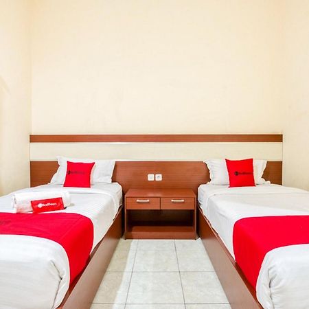 Hotel Reddoorz Syariah @ Jalan Simpang Gajayana Malang Zewnętrze zdjęcie